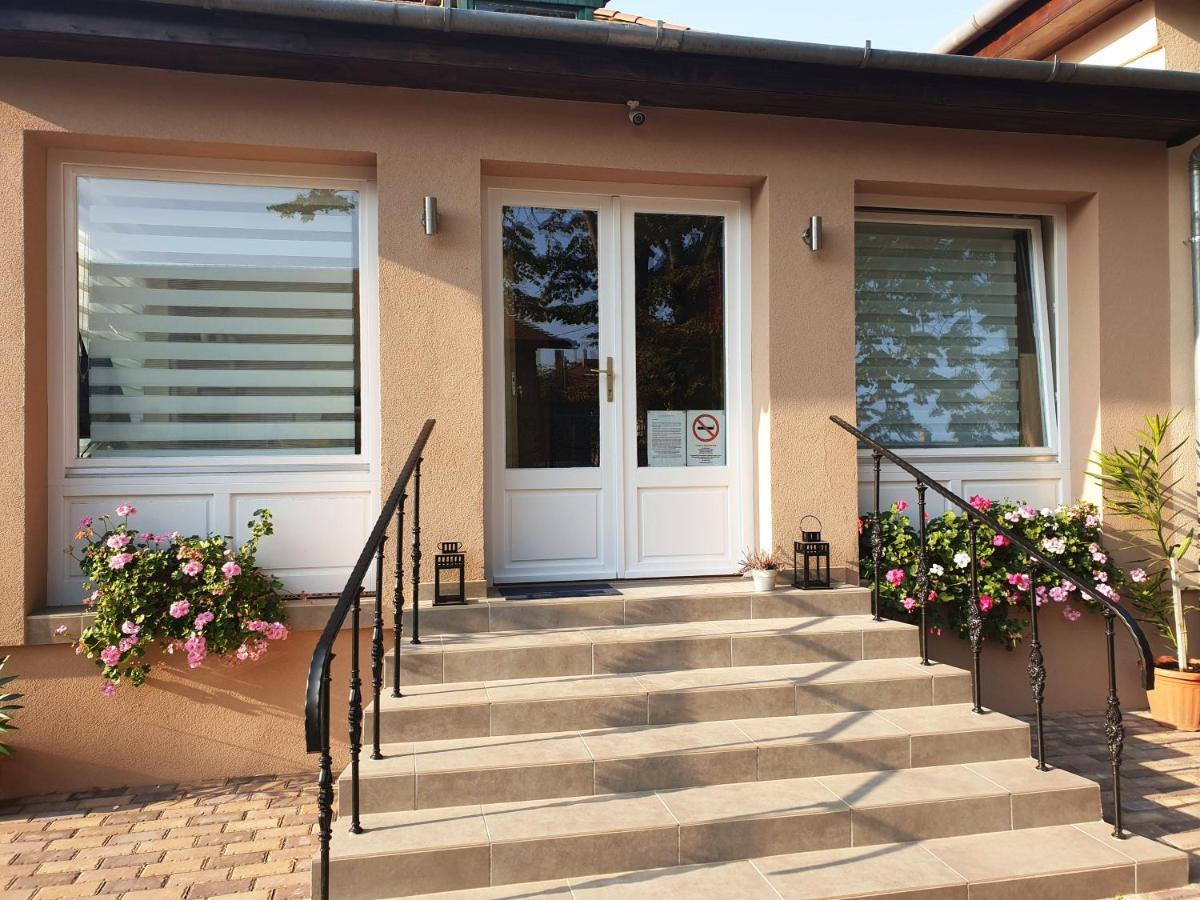 Mediterran Villa Kecskemét Exterior photo